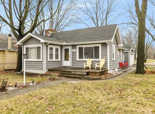 6308 Elmwood Dr, Waterford, MI 48329