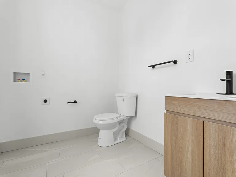 163 Summit Ave — Photo 21