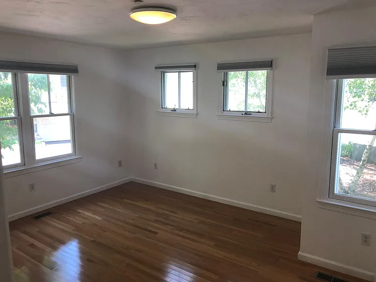 18 Russell Pl — Photo 24