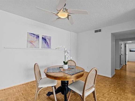 3rd image of 1101 N Elm St Unit 204