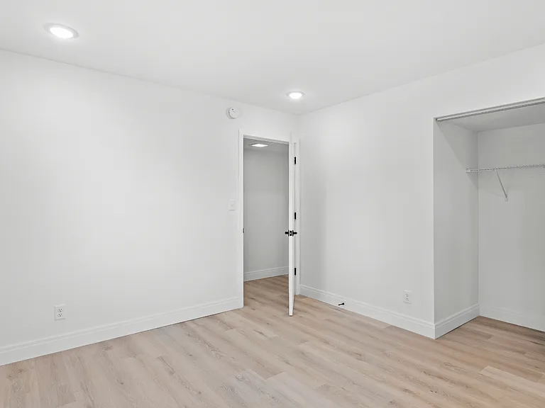 Solo Bedroom Solo Bedroom