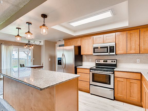 4th image of 2721 NE 82nd Cir