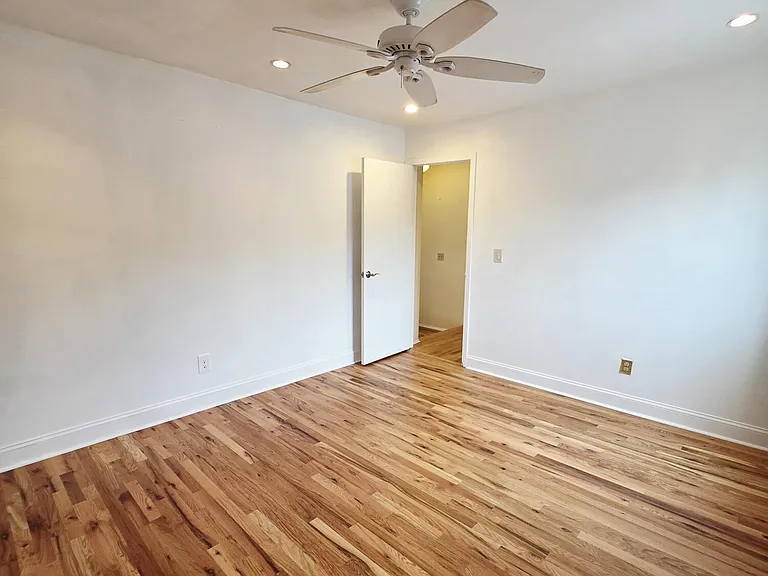 97 Cotswold Cir #2 — Photo 31
