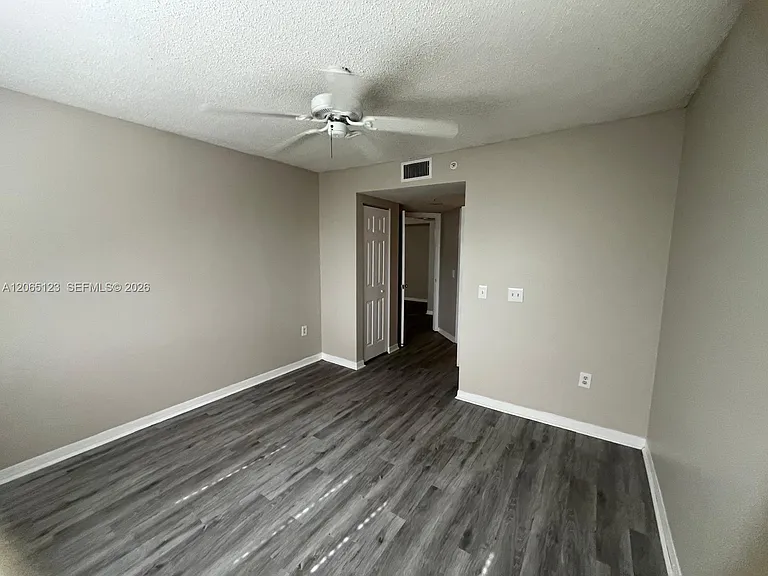 4171 N Haverhill Rd #1013 — Photo 25