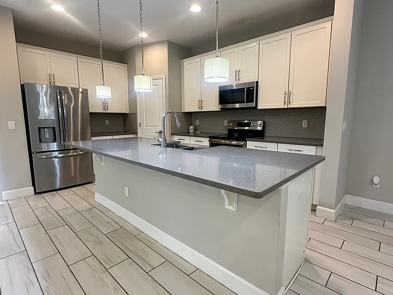 534 Lake Wildmere Cv — Photo 4