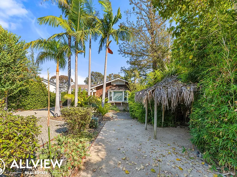 2474 Santa Ana Ave — Photo 33