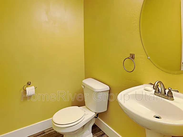 130 W Canley Vale Ln — Photo 15