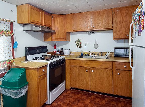 5th image of 624 N Jackson St