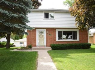 9927 W Congress St, Milwaukee, WI 53222