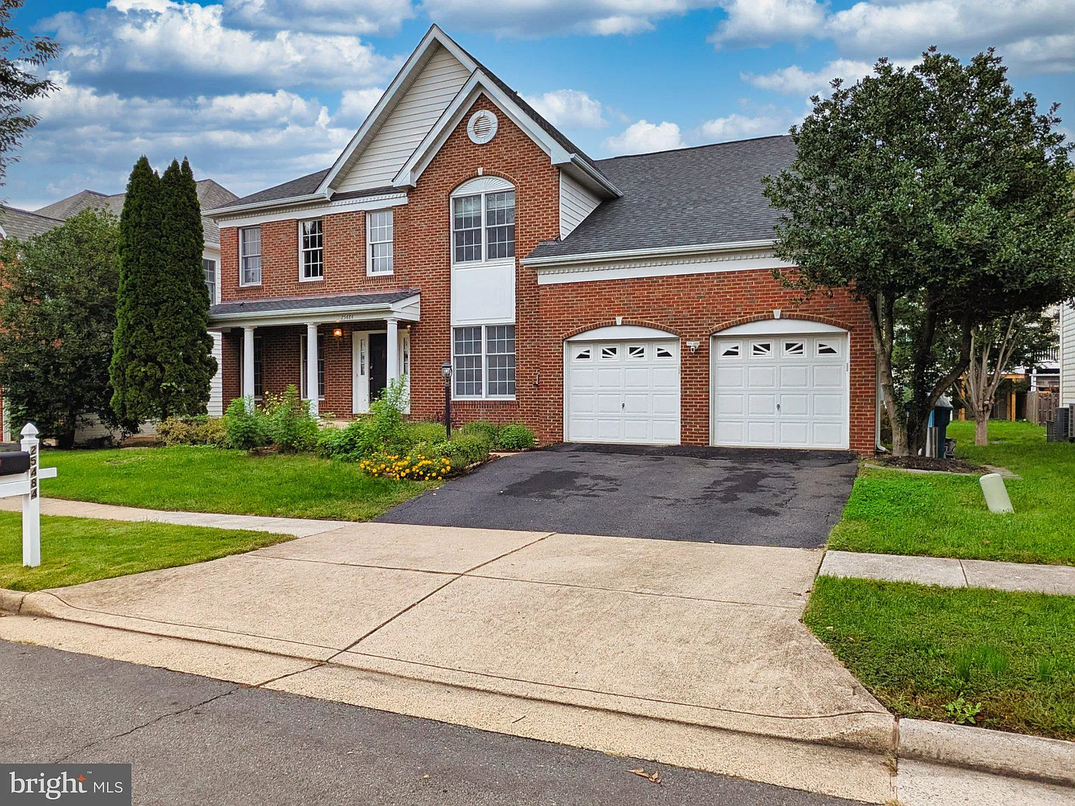 4 bed, 3.5 bath, 4111 sqft, $4,600 — Photo 2