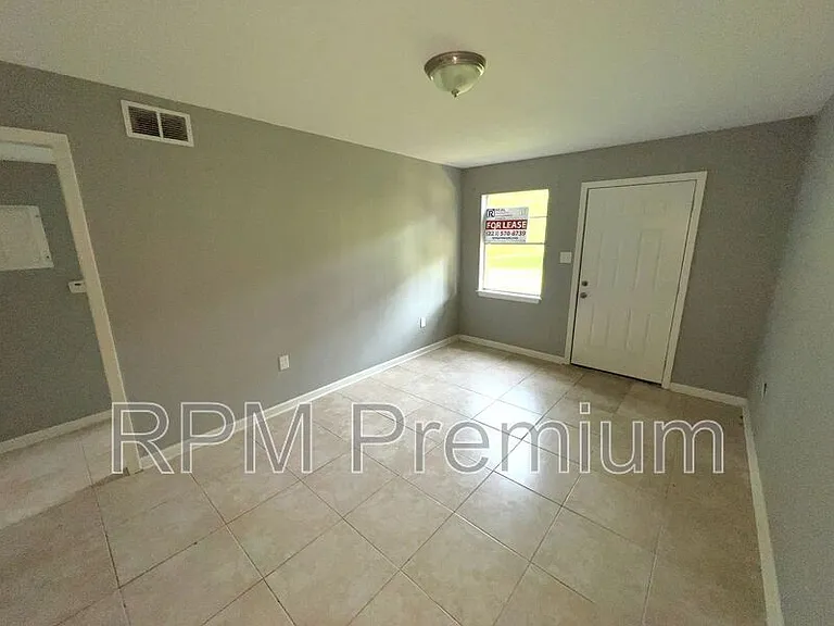 5159 Baker Blvd #B — Photo 3