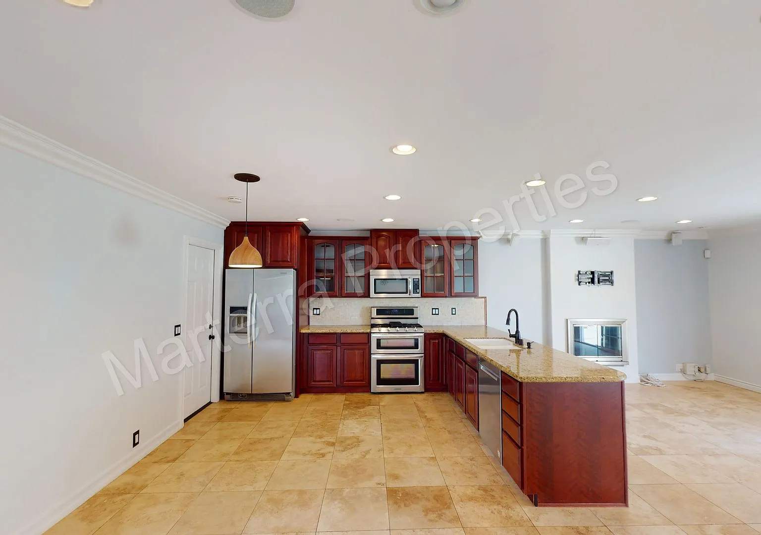 Beautiful 3 Bedroom Home in Huntington Beach — Photo 2