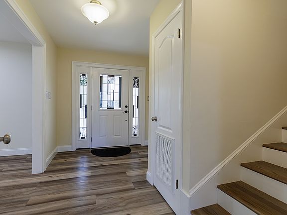 5th image of 2115 Westfield Dr