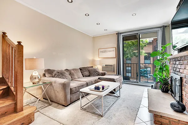 Rented by Compass | media 9