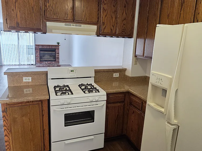 533 E Verdugo Ave — Photo 8