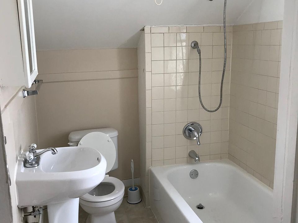 2nd image of 4814 Mead St #2