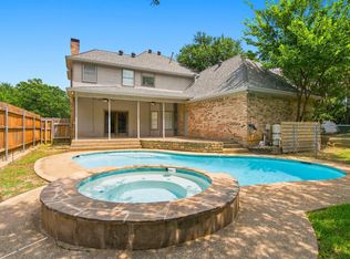 1205 Shannon Ln, Bedford, TX 76022