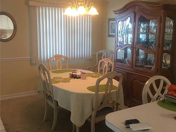 4th image of 3103 Bluffs Dr S