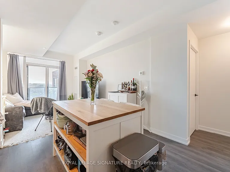 2300 Saint Clair Ave W #815 — Photo 10