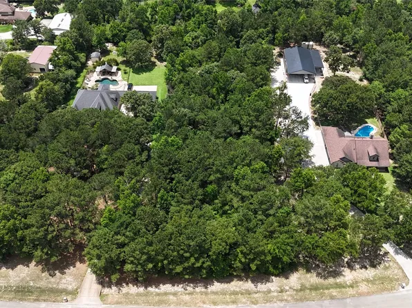 8524 Crown Lake Ct, Montgomery, TX 77316
