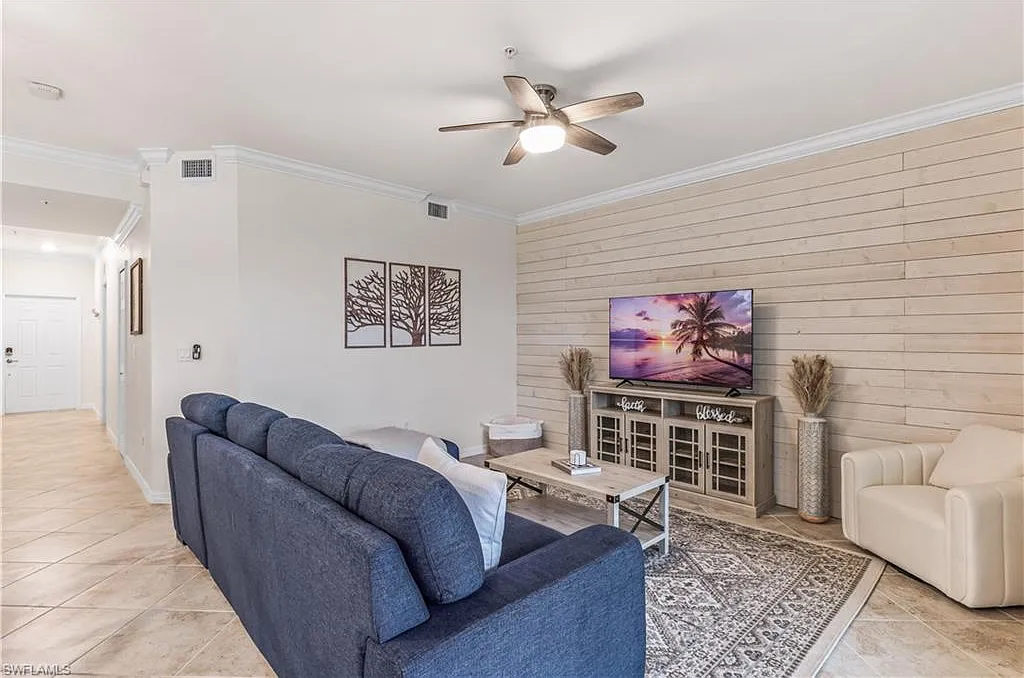 2 bed, 2.0 bath, 1366 sqft, $6,500 — Photo 2