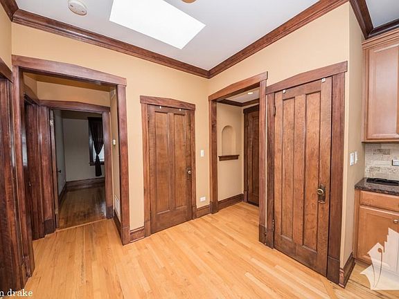 5th image of 4955 N Drake Ave #1511