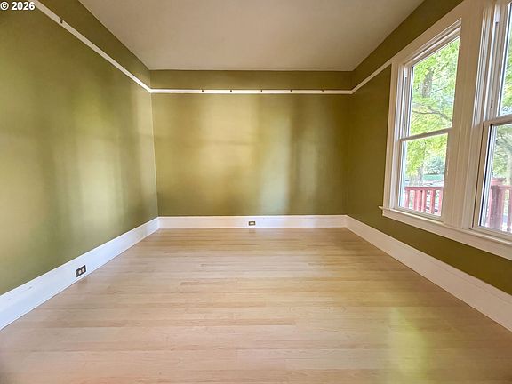 3rd image of 3214 SE 9th Ave