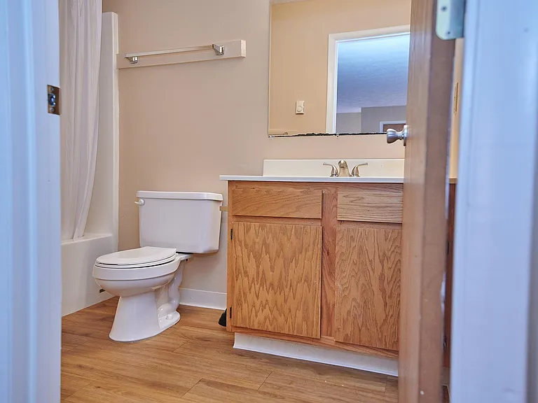 Crimson Hawk Student Housing — Photo 36