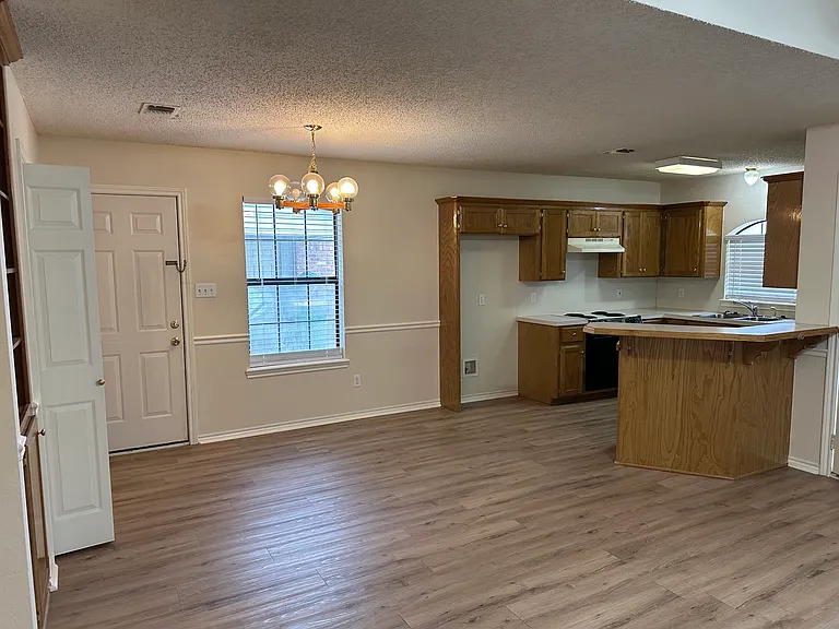 6219 Summerhill Pl — Photo 4