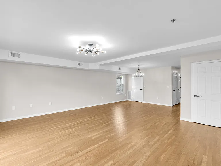 15-17 Wharton St #2 — Photo 2