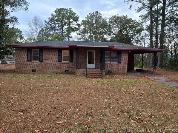 215 W McIver St, Red Springs, NC 28377