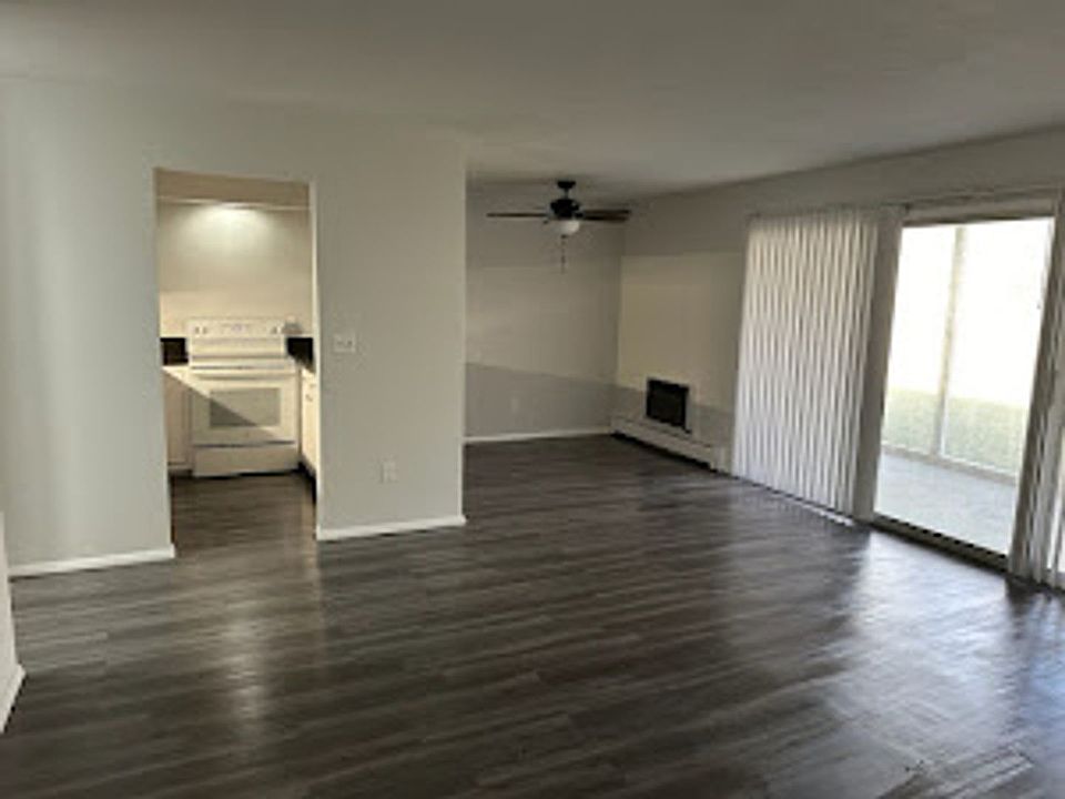 1st image of 880 Parkview Ave APT 41F