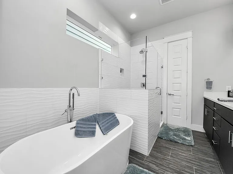 2116 Naomi St #C — Photo 26