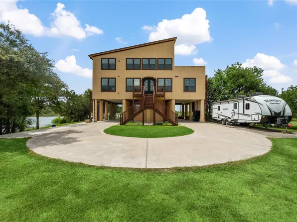 303 Winkler St, Baytown, TX 77520