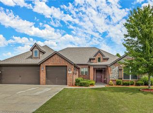 1300 SW Starry Sky Blvd, Bentonville, AR 72713