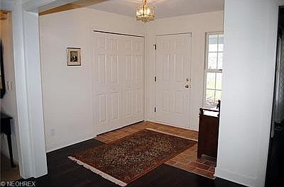 3rd image of 207 Manor Brook Dr