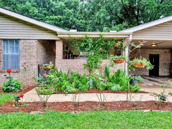 2613 Vann Dr, Gardendale, AL 35071