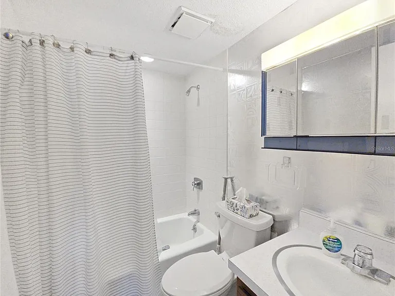 553 Fairways Cir #B — Photo 21