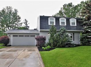 7266 Somerville Dr, Oakwood Village, OH