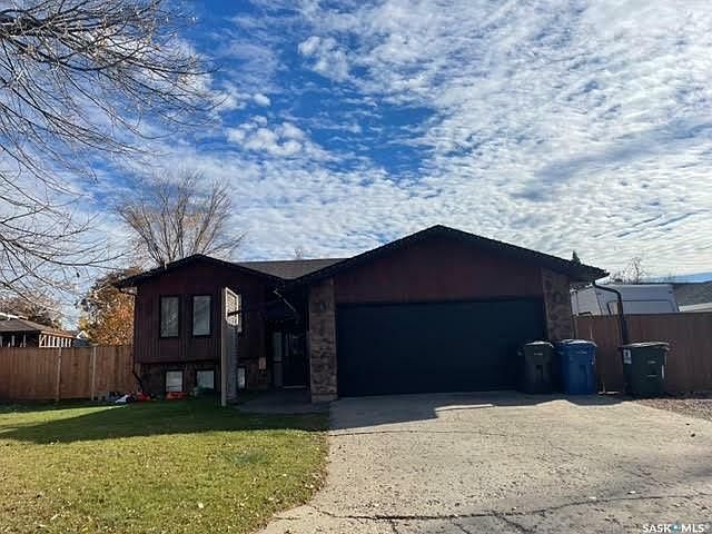 1st image of 11104 Dunning Cres