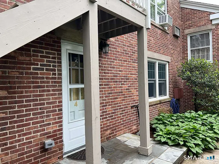 192 Park St #4 — Photo 10