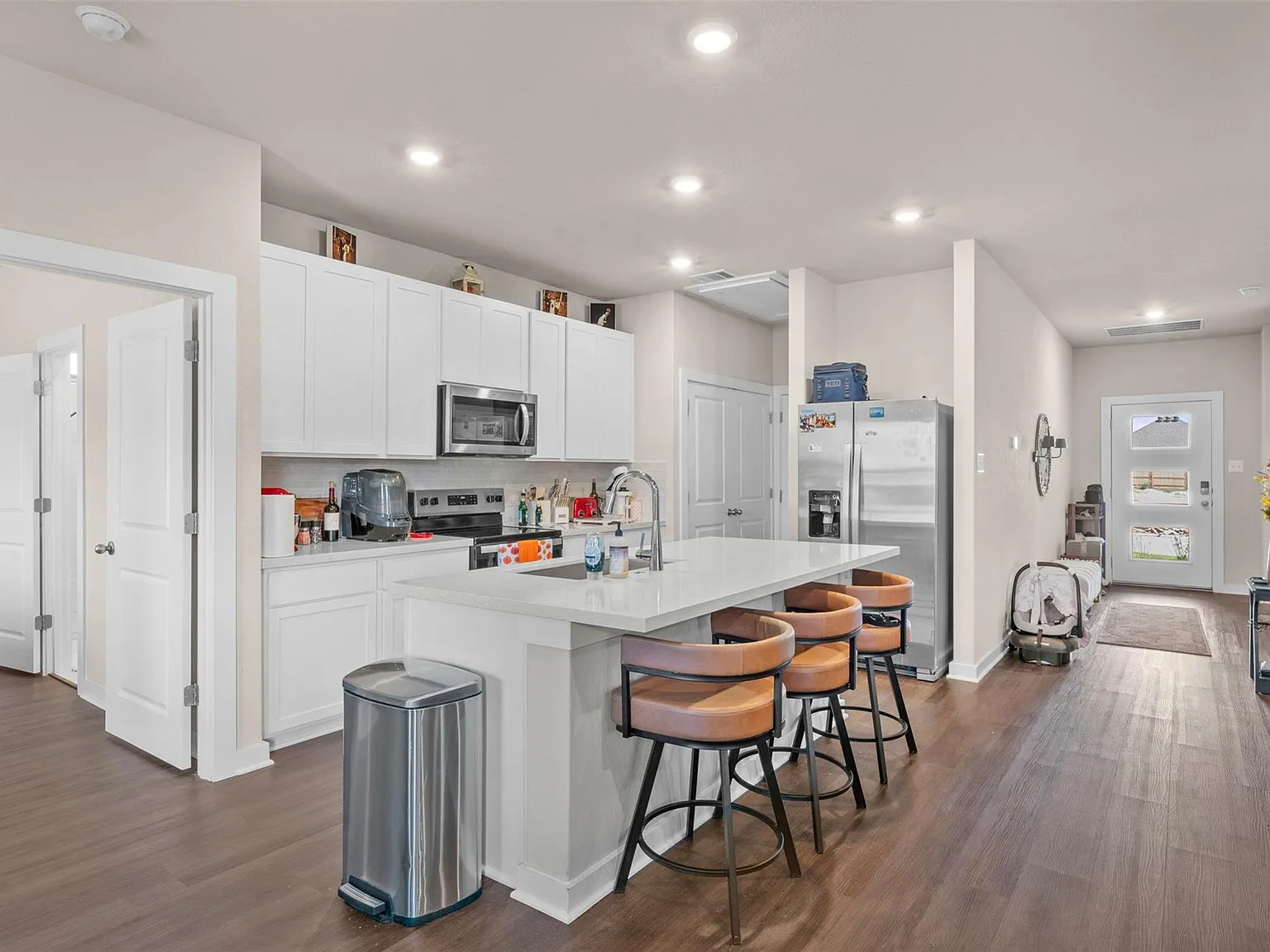 3 bed, 2.0 bath, 1446 sqft, $1,795 — Photo 4