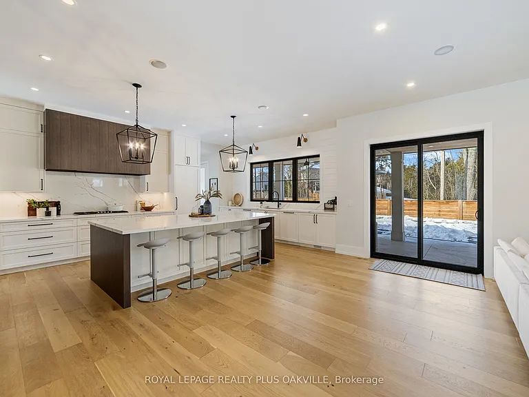 2057 Salvator Blvd — Photo 16