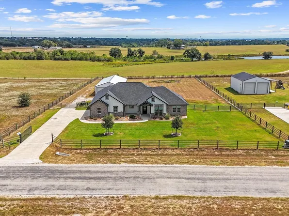 153 Randi Rd, Bellville, TX 77418