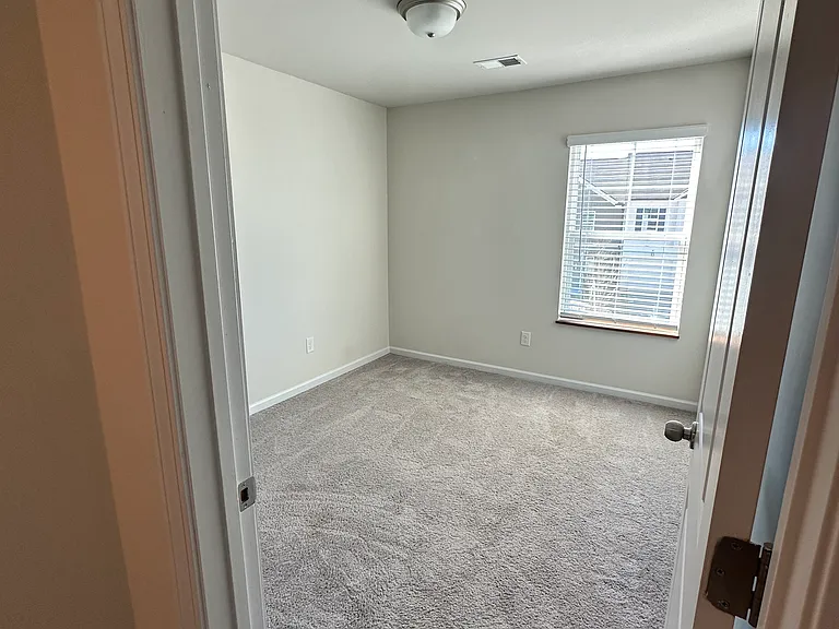 115 Buckingham Ln — Photo 23