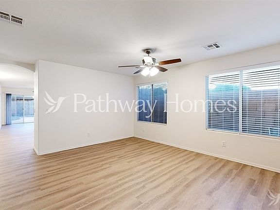 4th image of 44336 W McClelland Dr