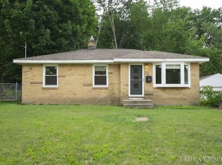678 Kendalwood St NE, Grand Rapids, MI 49505