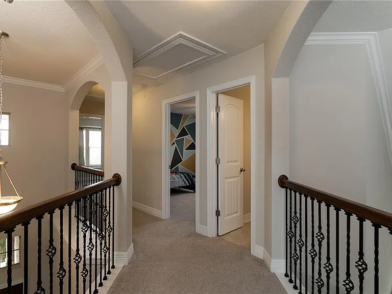 104 Auburn Cv — Photo 27