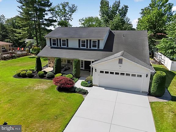2nd image of 1758 Fireside Ln