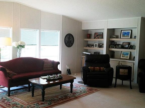 5th image of 324 Loquat Dr